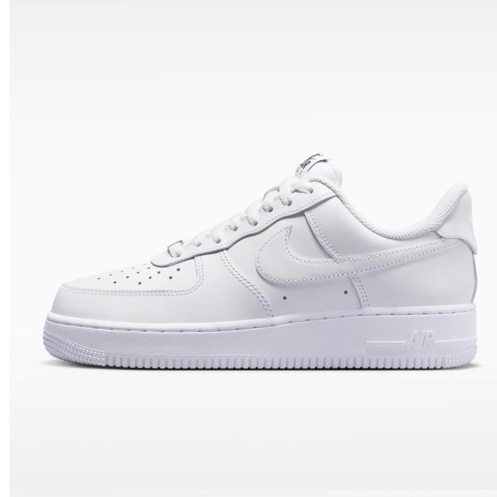 Nike Air Force 1 Low White Leather Sneakers Size 7.5